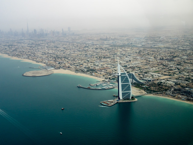 Dubai Urlaub: Luxus, Regeln und Tipps für Sehenswürdigkeiten, Kosten und Verhalten